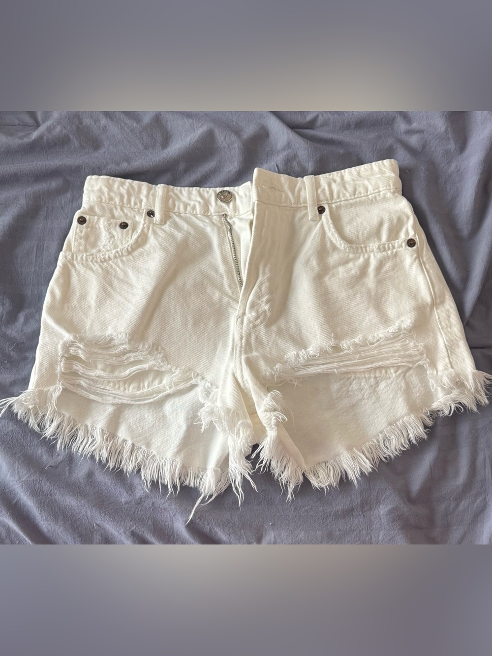Zara White Distressed Frayed Hem Denim Shorts